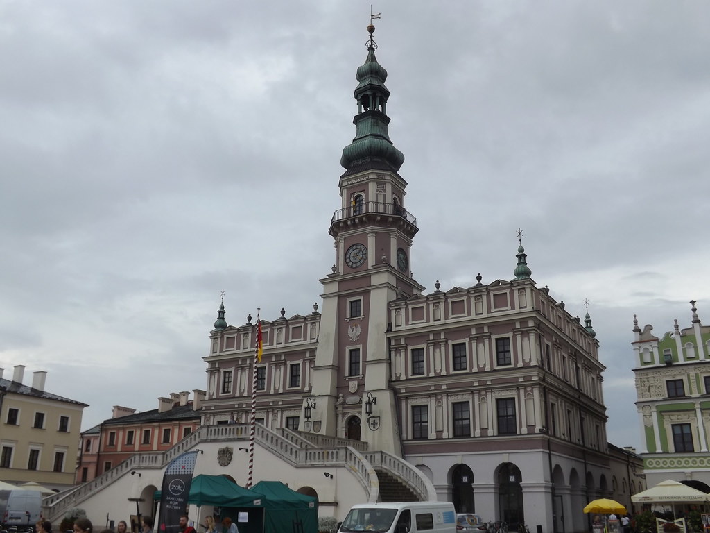 Zamość Ratusz Zamosc Przewodnik Po Najciekawszych Atrakcjach Start