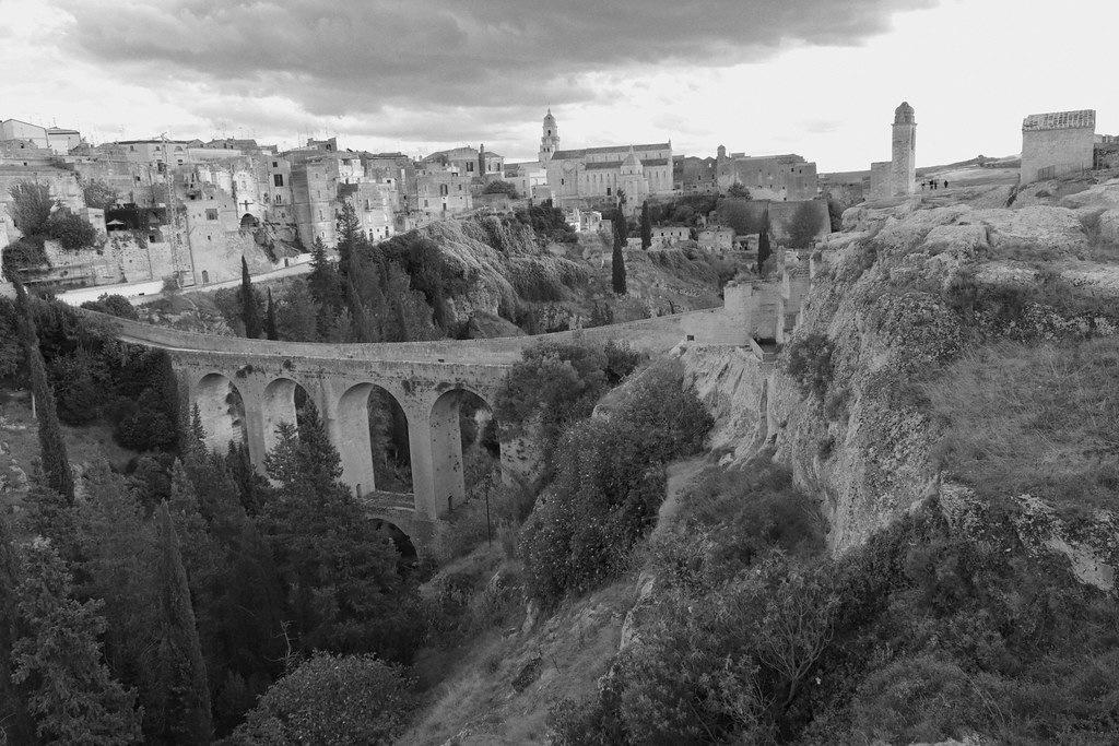 Gravina in Puglia in b&n Fabio Capone Flickr