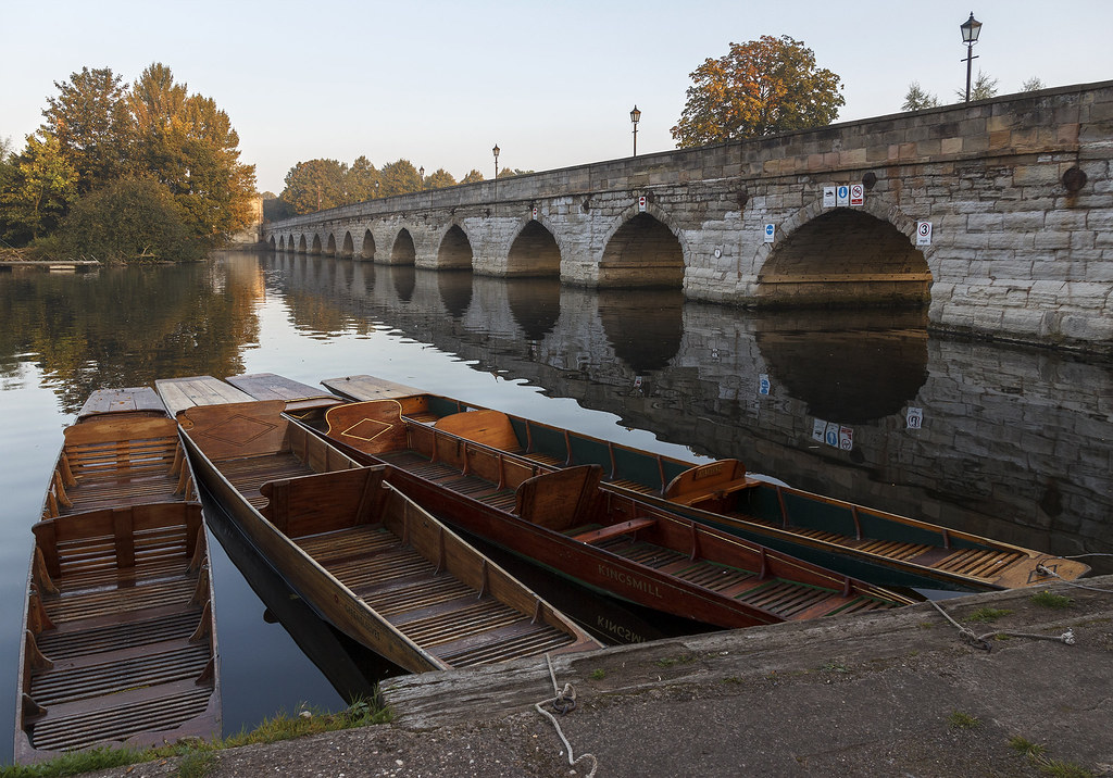 Boats beside Clopton Bridge, Bridgefoot, StratforduponAv… Flickr