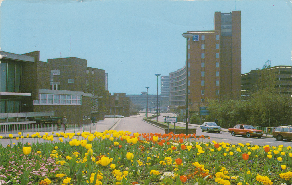 Civic Drive, Ipswich old postcard 1980s Not too much carw… Flickr