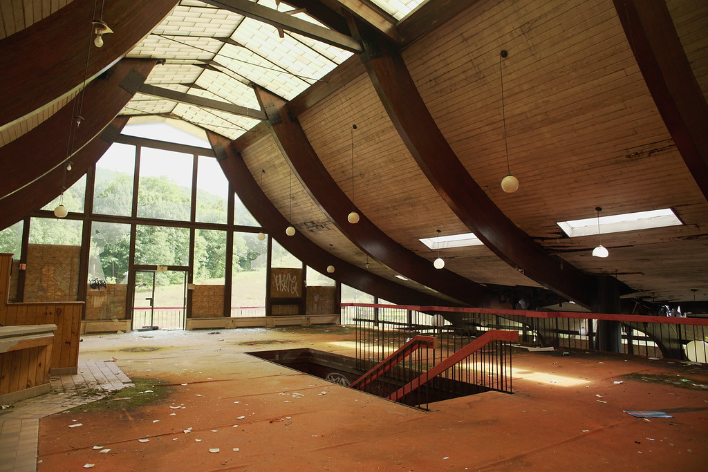 DSC00580 Nevele Grand Hotel, Ellenville NY Ski lodge Matthew