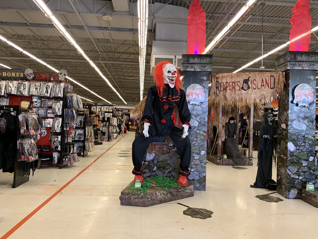 Spirit Halloween interior a photo on Flickriver