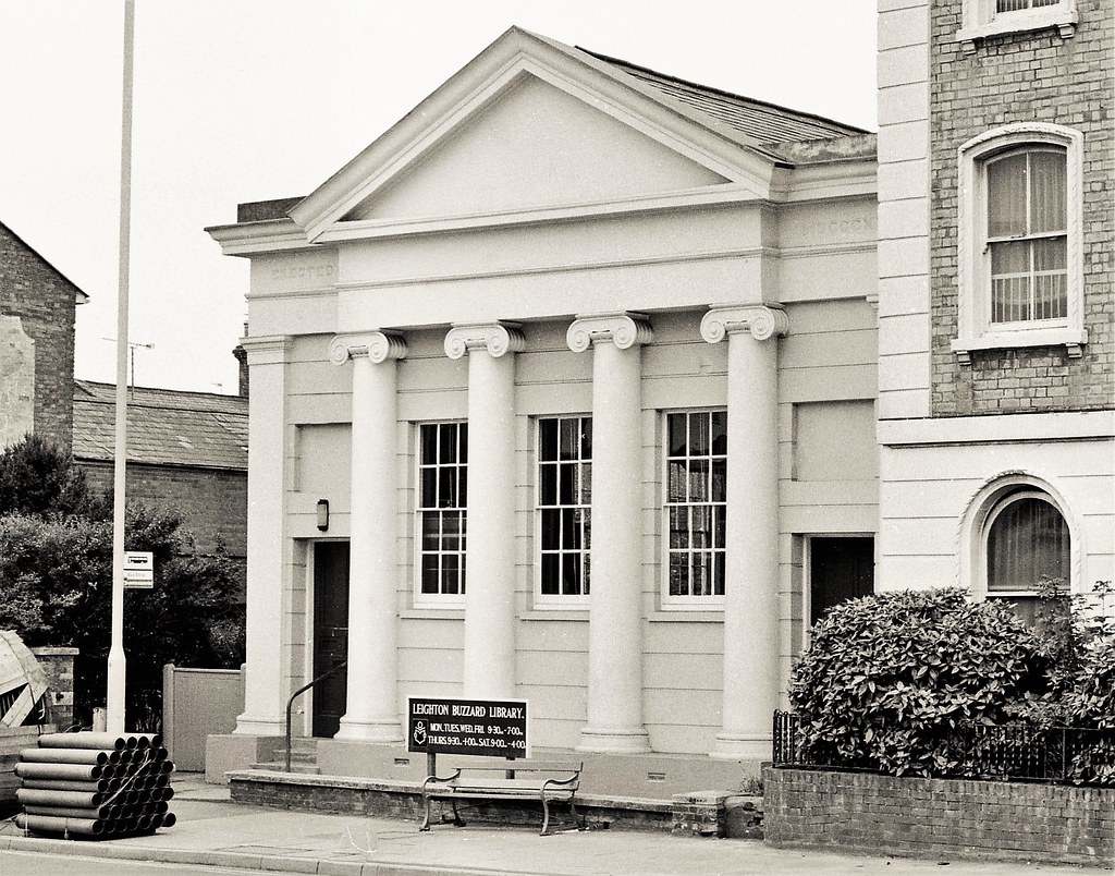 The old Leighton Buzzard library Built in 1845 as the Leig… Flickr