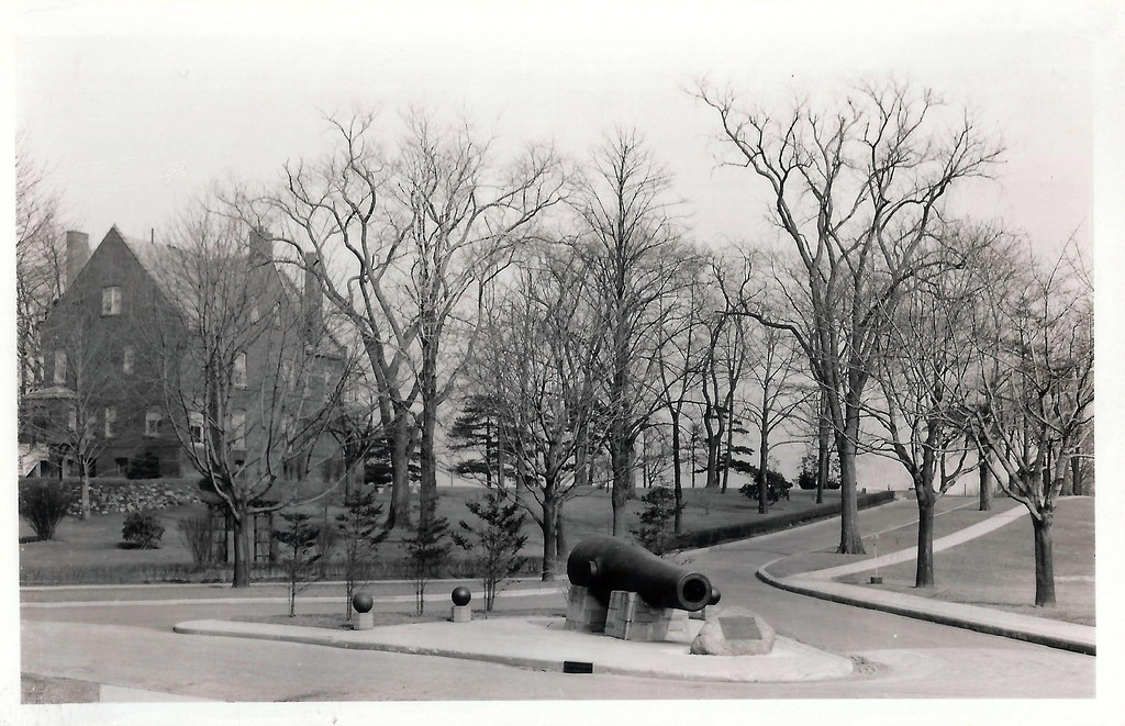 Ft. Slocum, New York, Street Scene, Cannons, WWII From Wik… Flickr