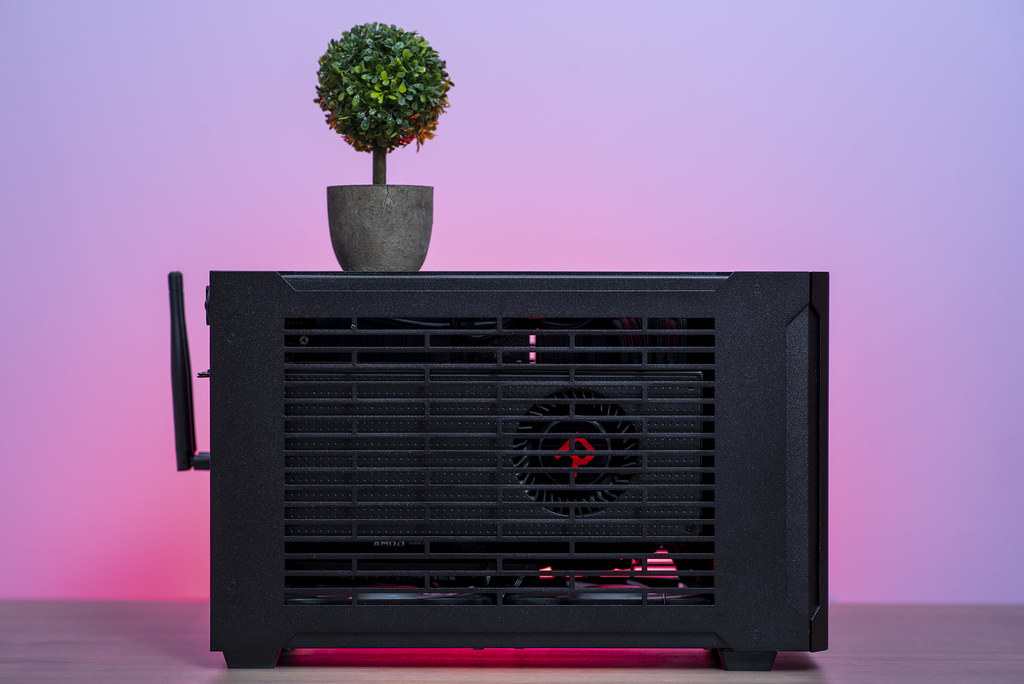 Sliger SM550 | George Angelov | Flickr