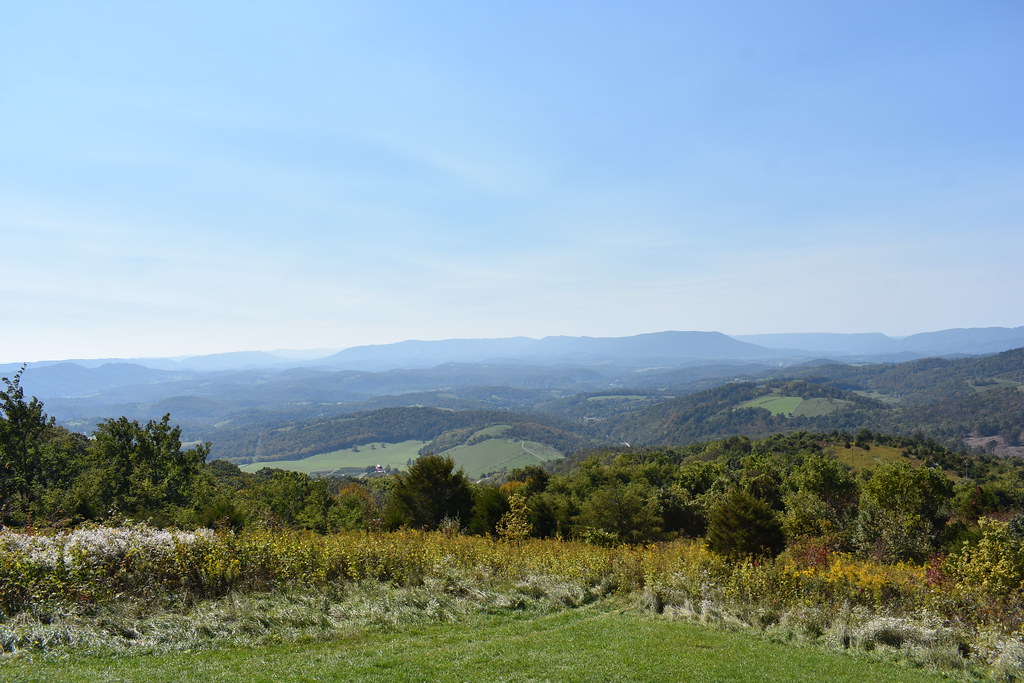 Elevation of Willards Ln, Pearisburg, VA, USA Topographic Map