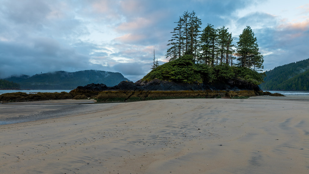 Low Tide Low tide at San Josef bay on Vancouver Island, Br… Flickr
