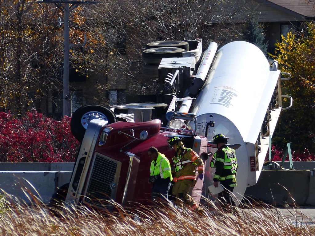 Accident Hwy 94 Albertville, MN PHD280 Flickr