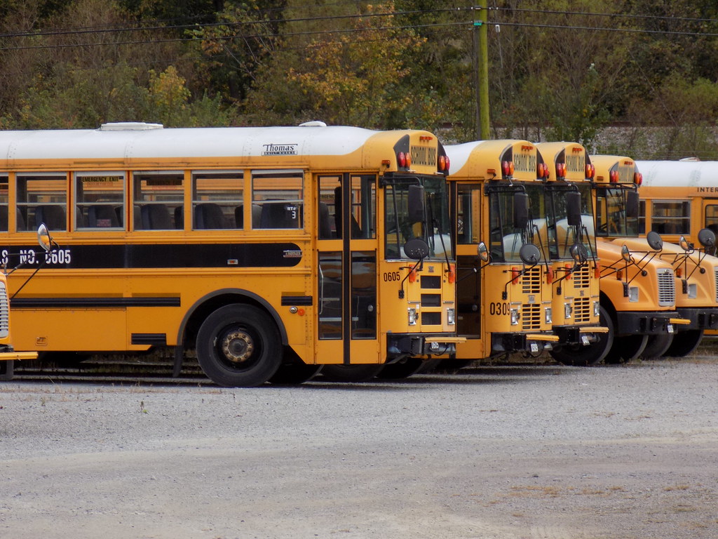 Hopkins County Schools 0605, 0309 (2) Bus lot Nortonvill… Flickr