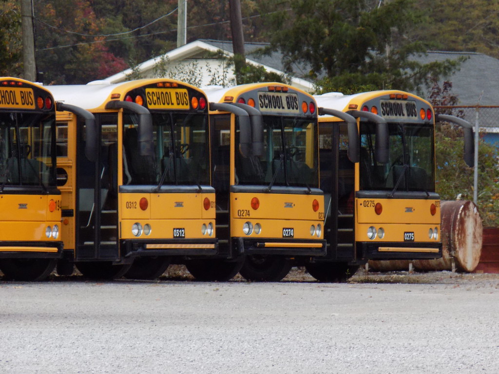 Hopkins County Schools 0312, 0274, 0275 Bus lot Nortonvi… Flickr
