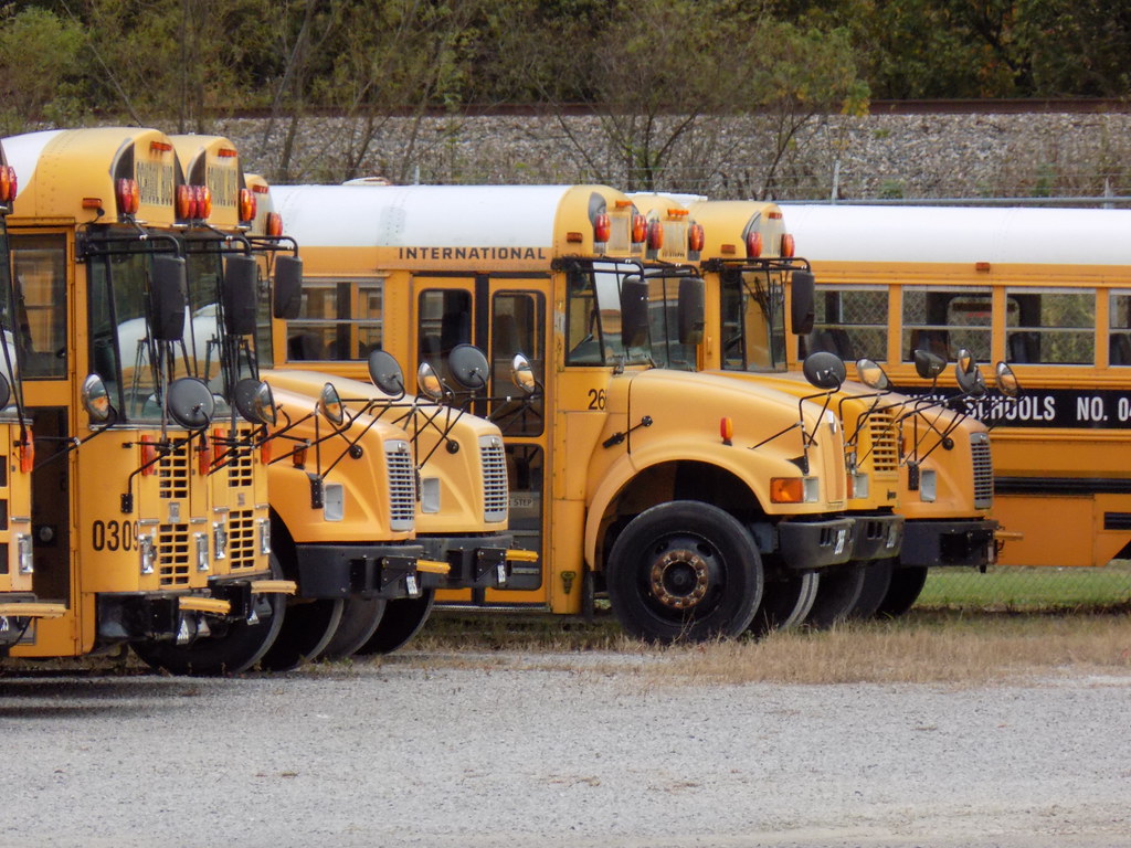 Hopkins County Schools 266 (3) Bus lot Nortonville, KY Flickr