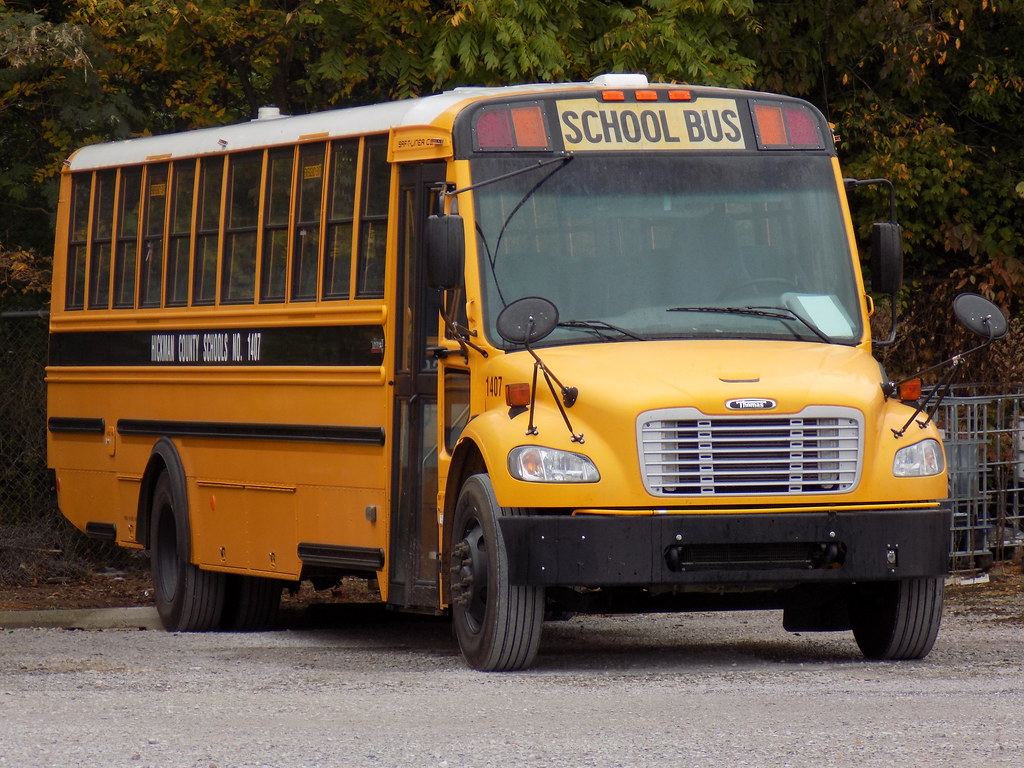 Hickman County Schools 1407 (2) Bus lot Clinton, KY Flickr