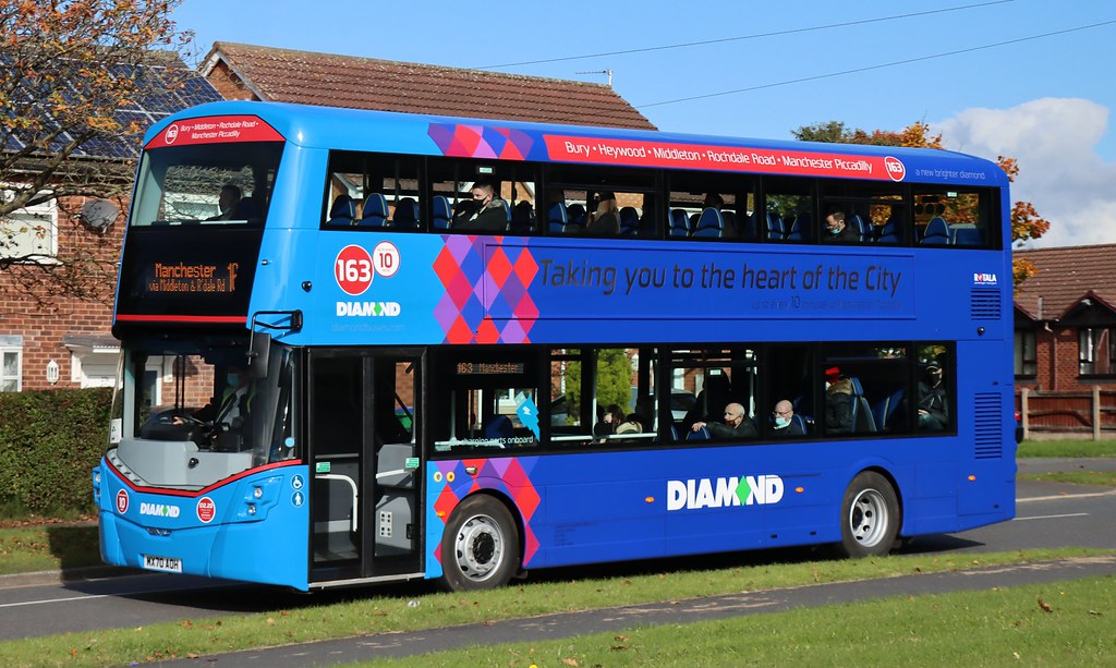 A nearside view of Diamond Bus North West 40780 MX70AOH wi… Flickr