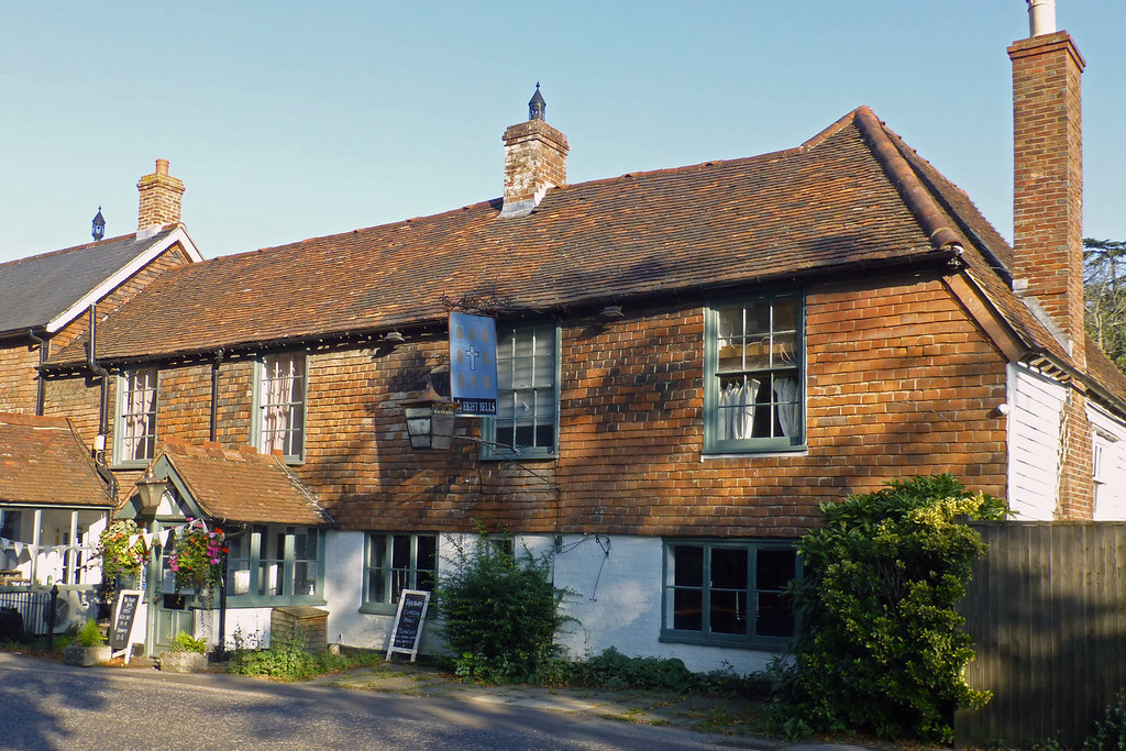 Eight Bells, Hawkhurst 2020. The Moor, Hawkhurst, Kent. … Flickr