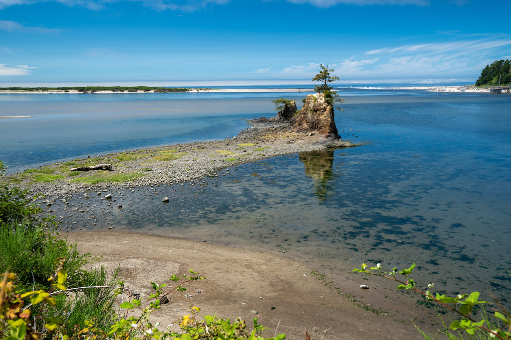 Siletz Bay Vista Point along the Oregon Coast, near Lincol… Flickr