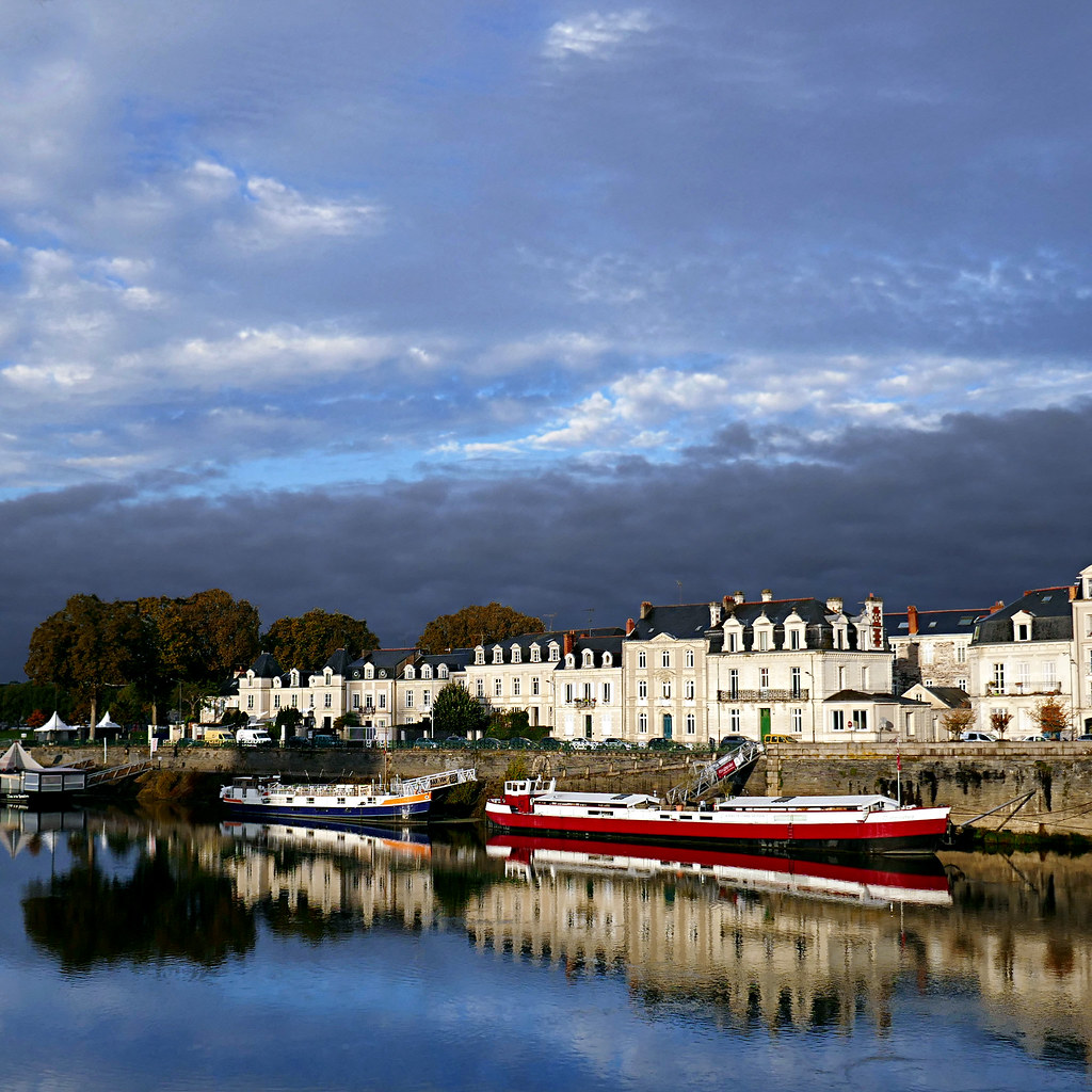 Angers, MaineetLoire, France Sur la rive droite de la Ma… Flickr