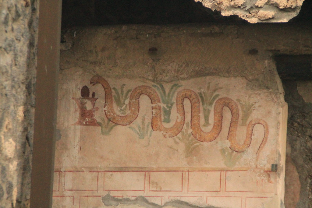 Pompeii snake fresco plutogno Flickr