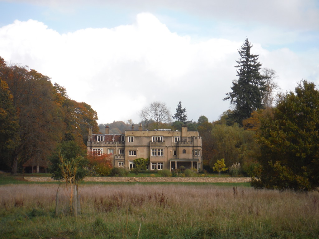 Large House on Manor Road, GoringonThames SWC Walk 170 P… Flickr