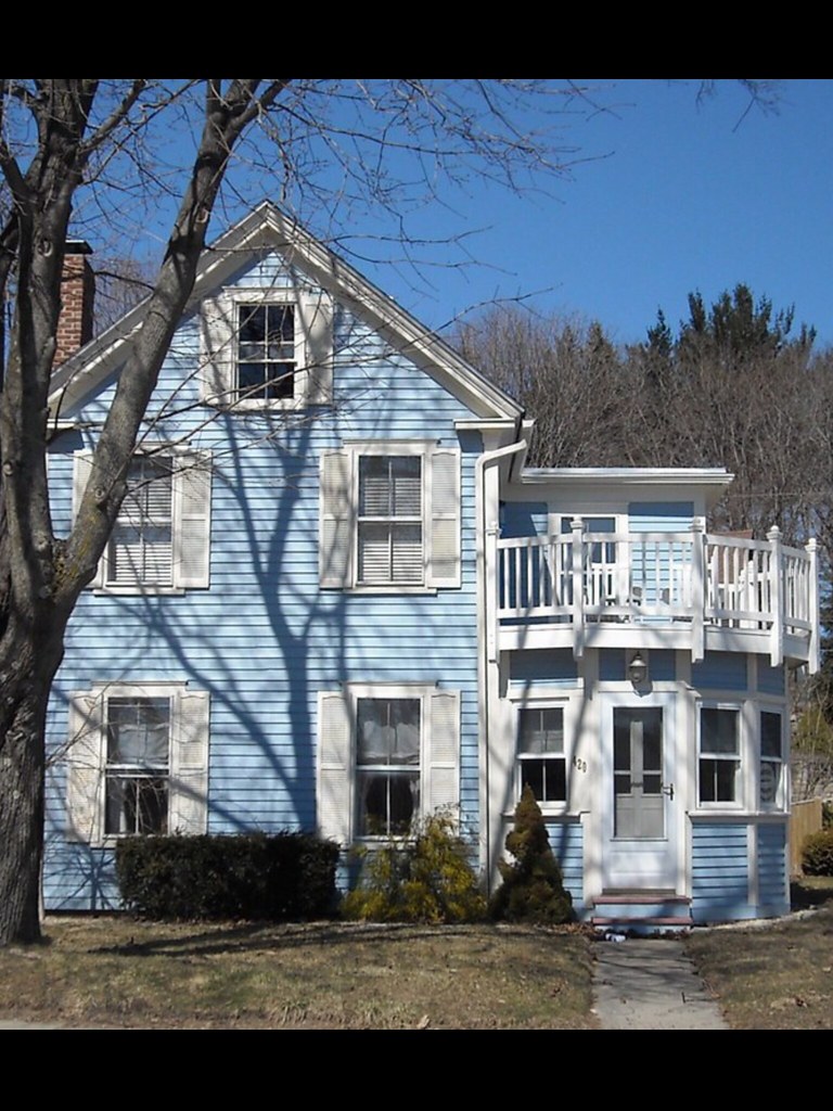 Near the Merrimack River. Amesbury, Mass. c.leslie hanson Flickr