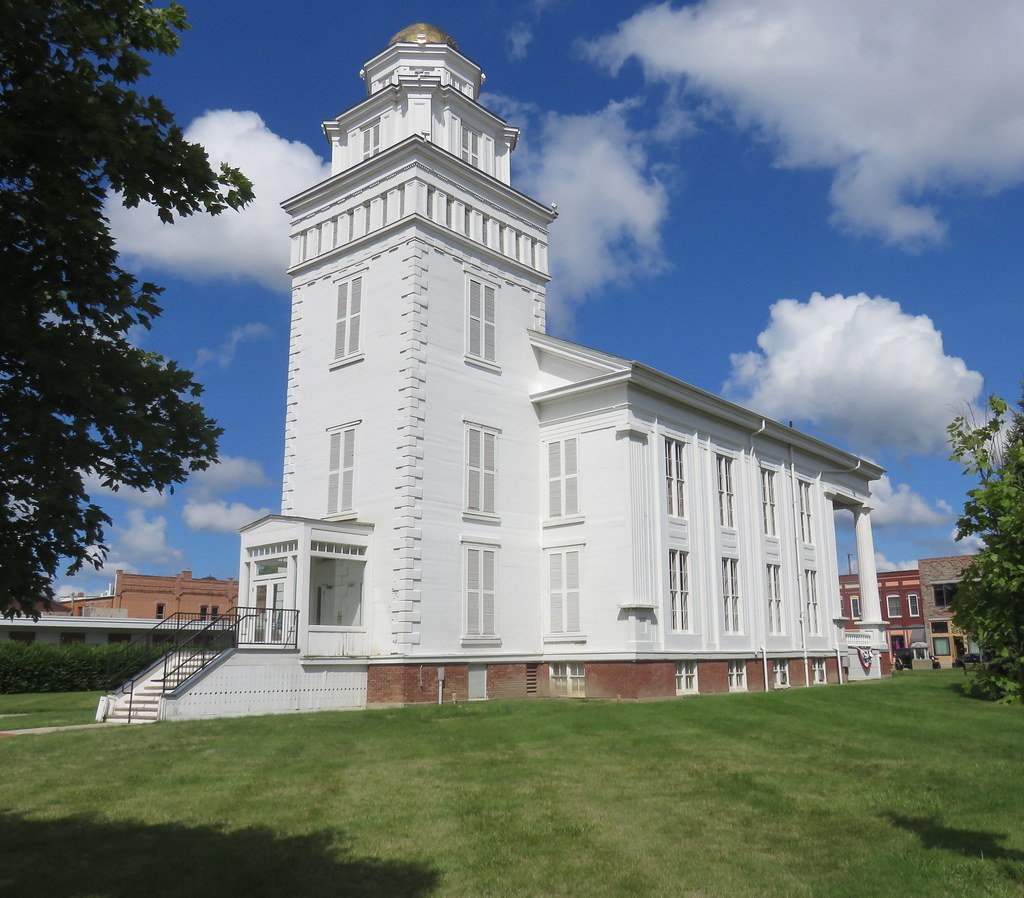 Lapeer County Courthouse (Lapeer, Michigan) Built in 1846,… Flickr
