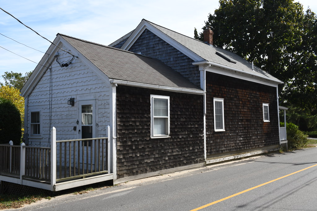 DSC_2141 (175 Comm. St.) 175 Commercial Street, "BayView"… Flickr