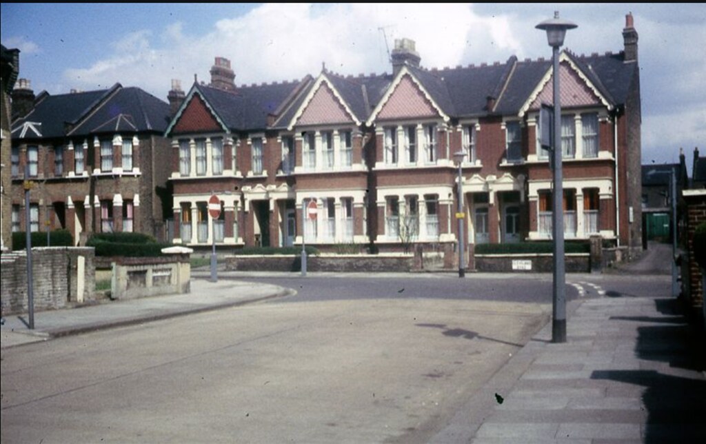 Cleveland road at scrafton road, Ilford Peter Murch Flickr