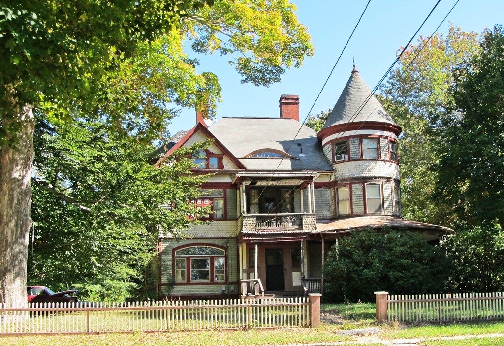 Frank C. Fowler House (1890), Moodus, Connecticut This is … Flickr