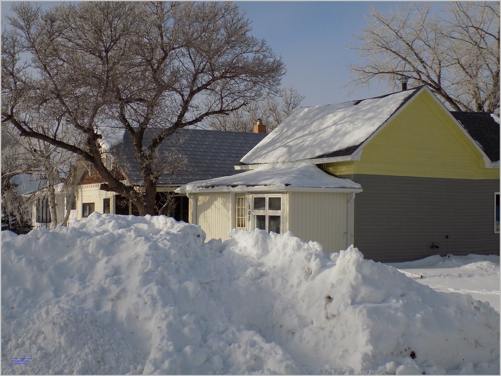 Gravelbourg Snow Pile 20201116_143810 DSCN9111 House with … Flickr