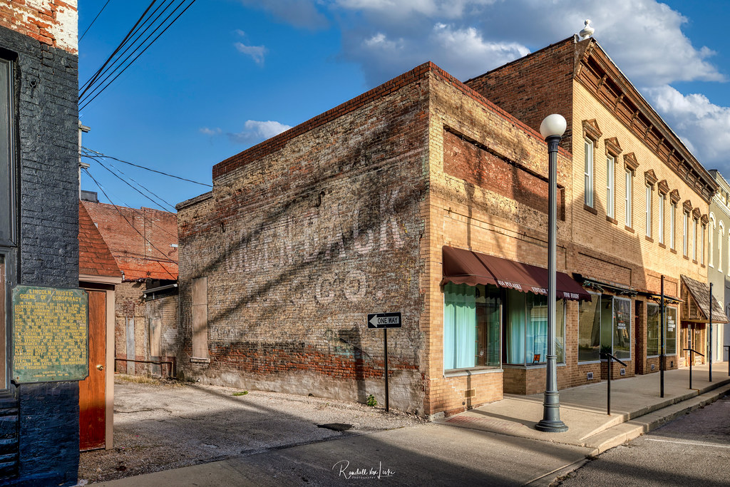 Greenback Tobacco Ghost Sign, Lincoln, Illinois a photo on Flickriver