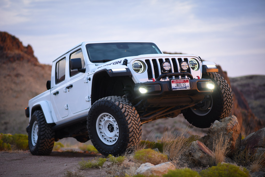 jeepgladiatorwheelsblackrhinoaxleglosswhitewheels… Flickr