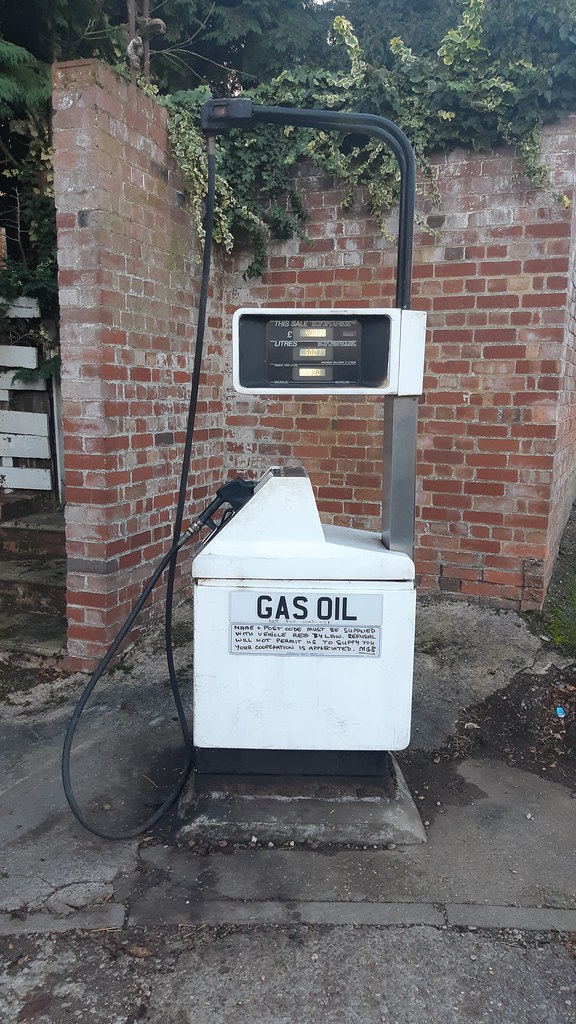 UKMarshall's Garage, Gainsborough Rd, Bawtry nr Doncaster… Flickr