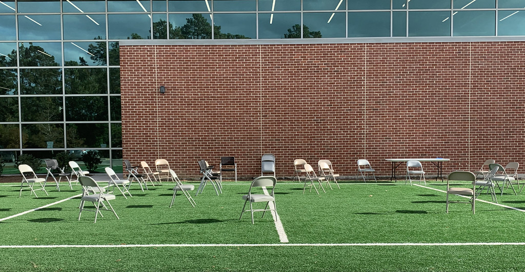 These chairs understand what social distancing is all abou… Flickr