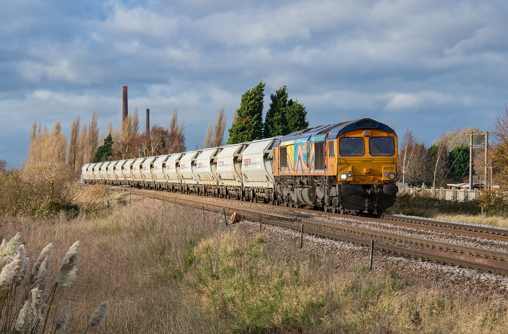 66720 Ramsey Road, Whittlesey GB Railfreight 66720 seen … Flickr