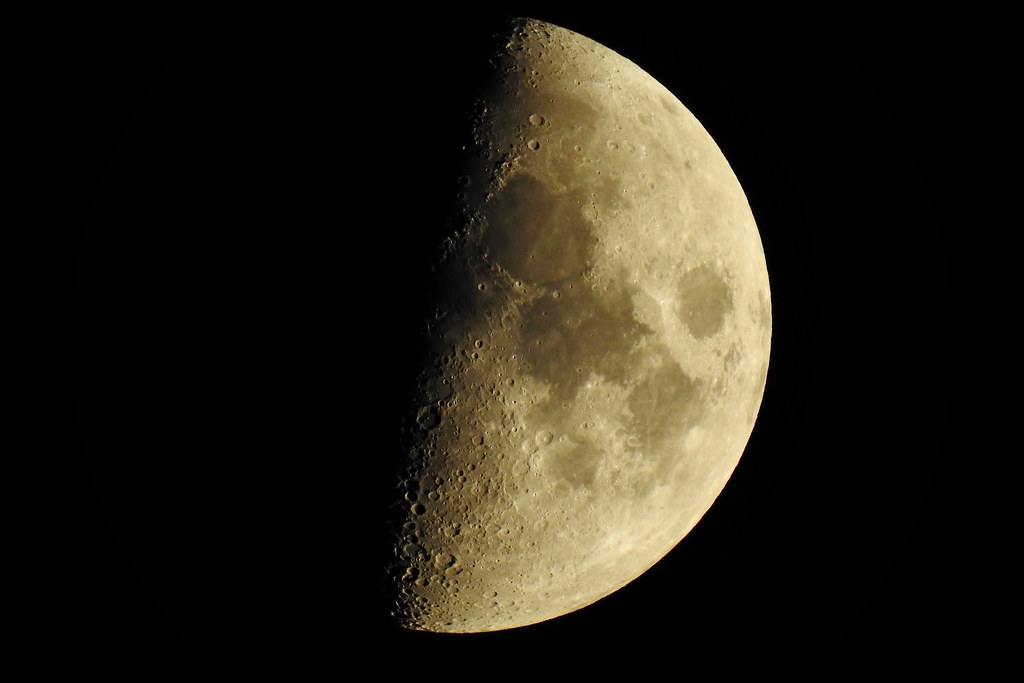 Tonight's moon at London.... Mrxh00 Flickr