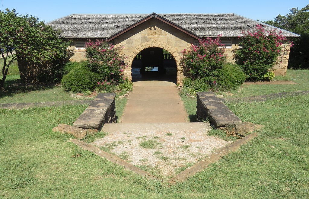 Pawnee Lake Bathhouse (Pawnee, Oklahoma) The Pawnee Lake B… Flickr