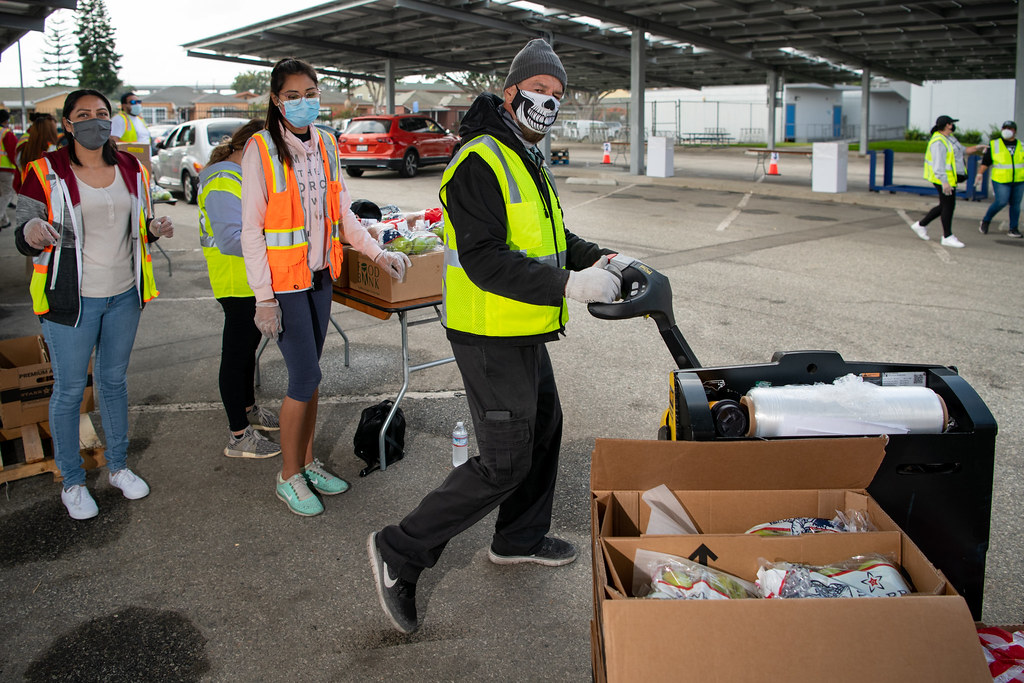 Food DistributionLennox L.A. Regional Food Bank driver Vi… Flickr