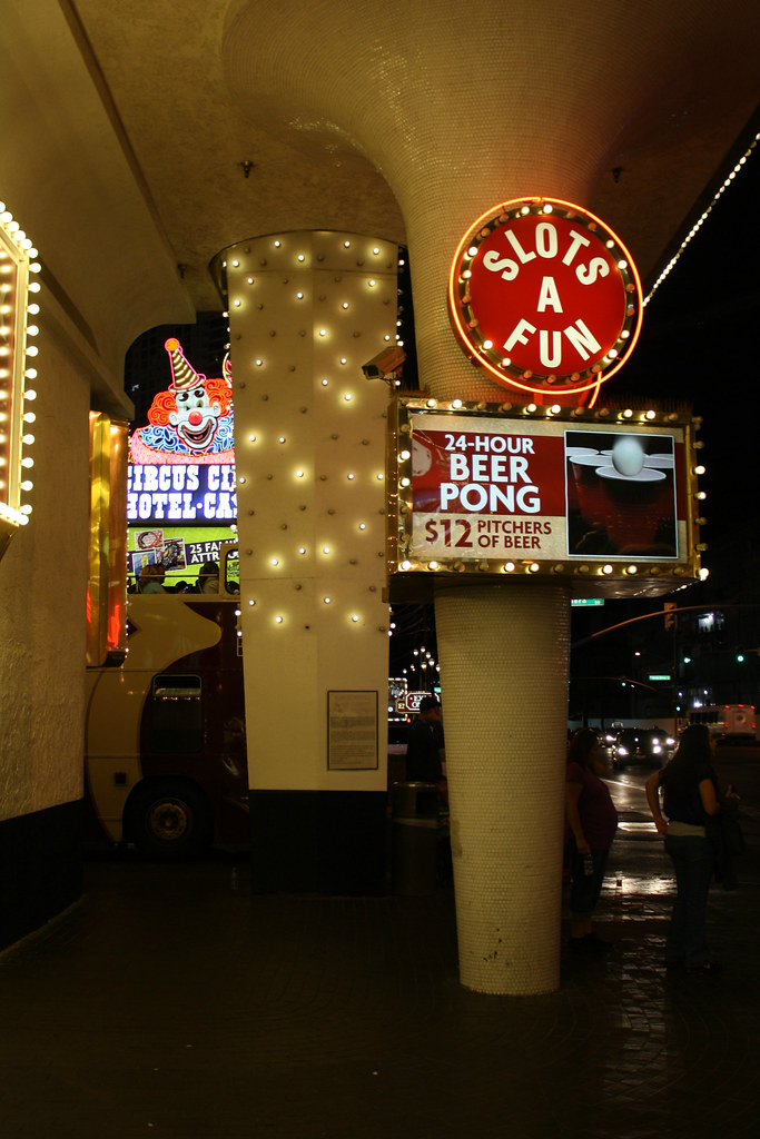 24Hour Beer Pong Las Vegas, Nevada. Sunday, October 20, 2… Joseph Dennis Flickr