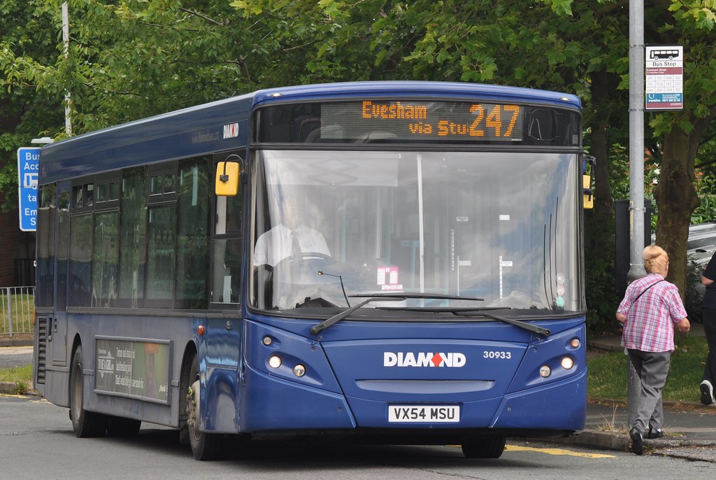 Diamond Buses 30933, VX54 MSU Pictured with a service 247 … Flickr