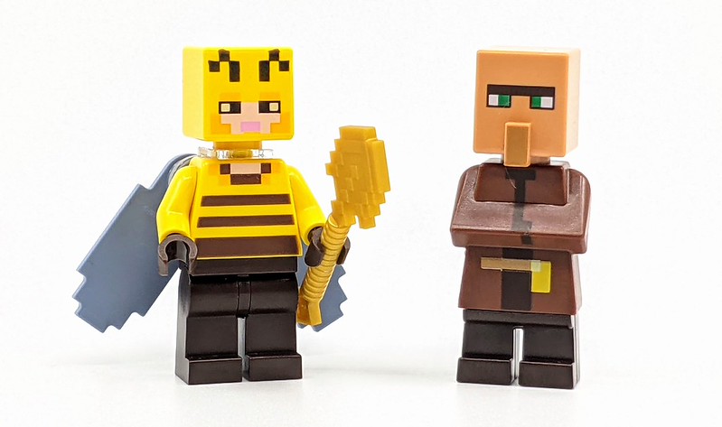 21165 The Bee Farm LEGO Minecraft Set Review BricksFanz