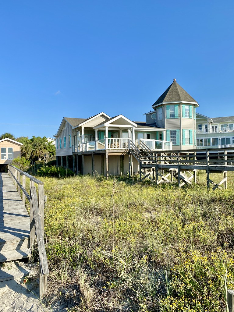 Arctic Avenue, Folly Beach, SC Warren LeMay Flickr