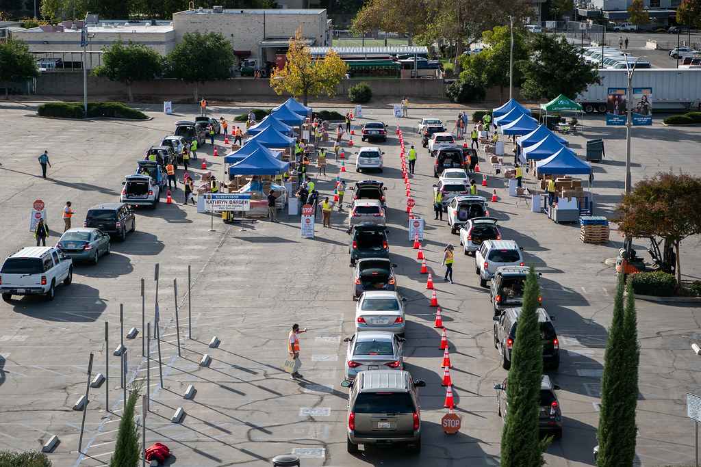 Food DistributionGlendora Food drivethru giveaway hosted… Flickr