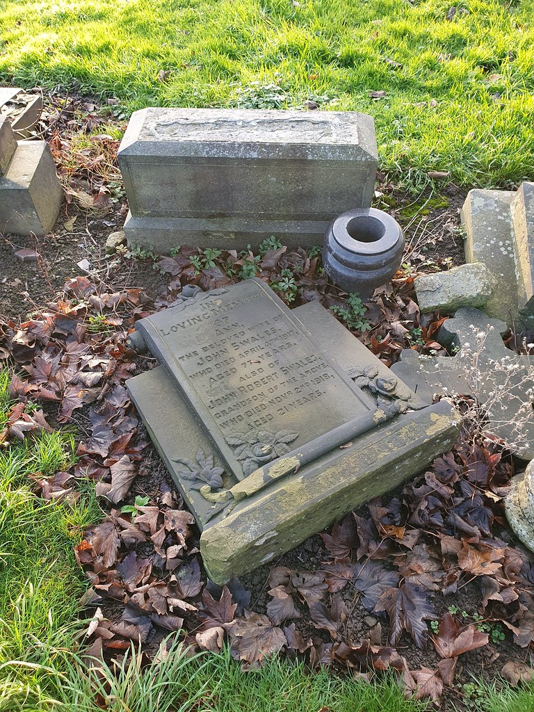 20201205_143520 LEEDS (BEESTON) CEMETERY John Robert Swale