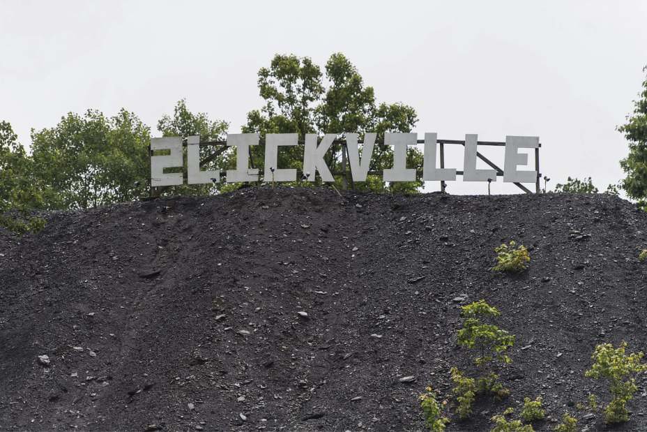 Slickville Sign The "hollywoodstyle" Slickville sign with… Flickr