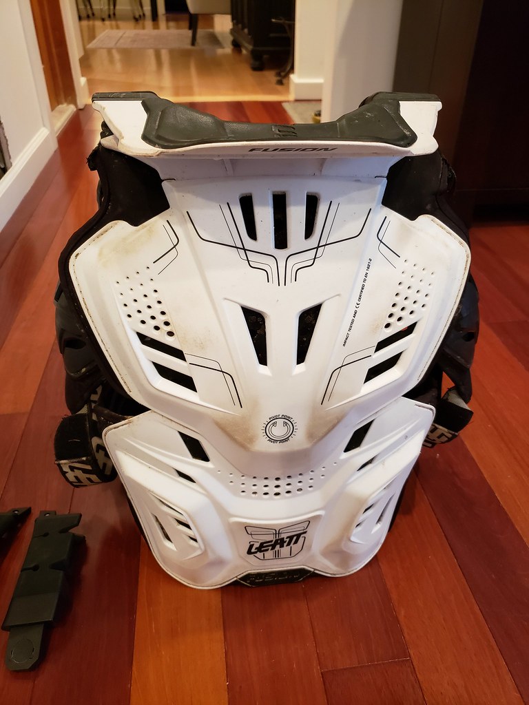 Sold Leatt Fusion 3.0 L/XL vest with neck brace Adventure Rider