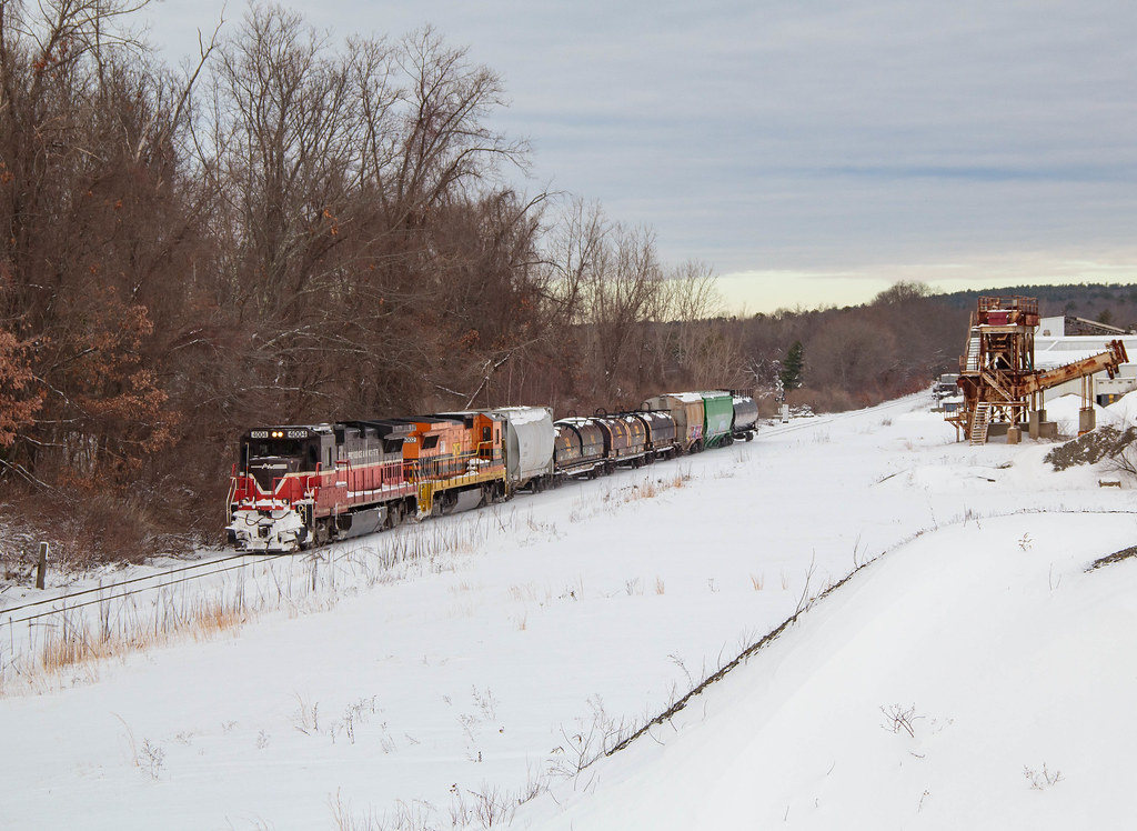 P&W Train NRWO at Moosup, CT Two former NYS&W B408's 400… Flickr
