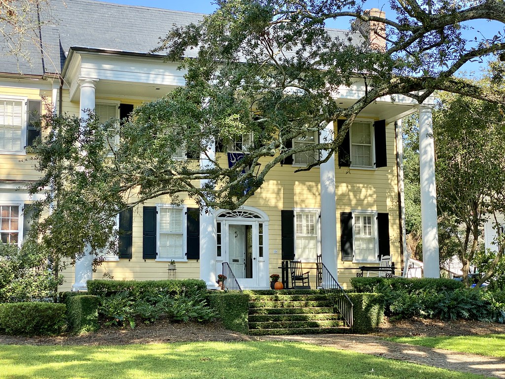 Pitt Street, Mount Pleasant, SC Warren LeMay Flickr