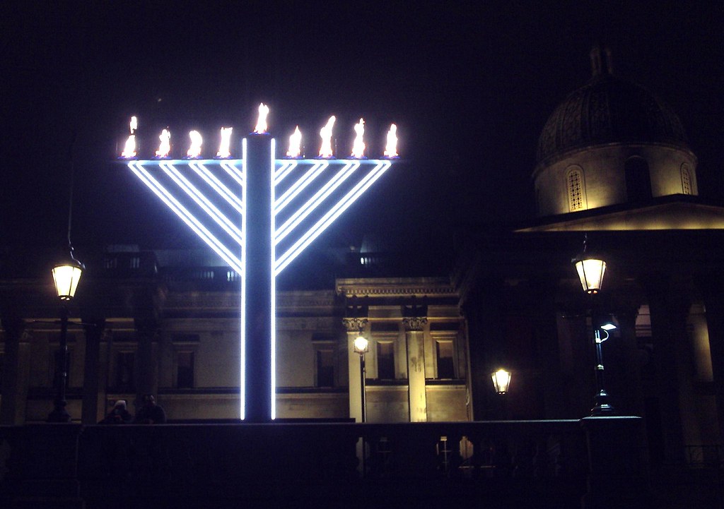 Hanukkah Menorah (Chanukah) lights, Trafalgar Square, Lond… Flickr