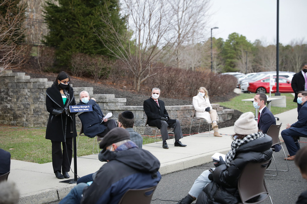 Governor Murphy visits the Roosevelt Care Center where res… Flickr