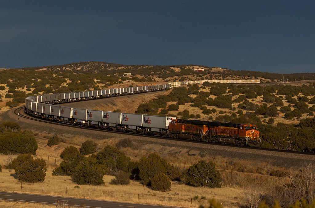 BNSF 6898 West Mountainair With a long string of FedEx t… Flickr