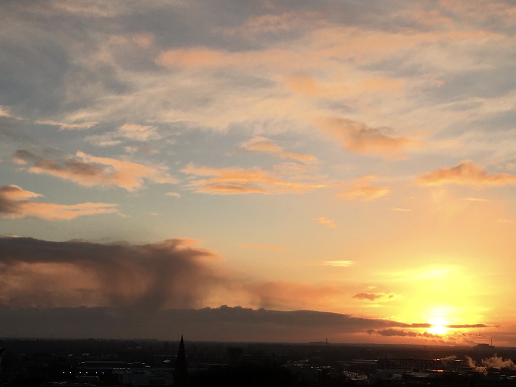 Rain cloud at sunset, Lincoln UK One of a series of sky ph… Flickr